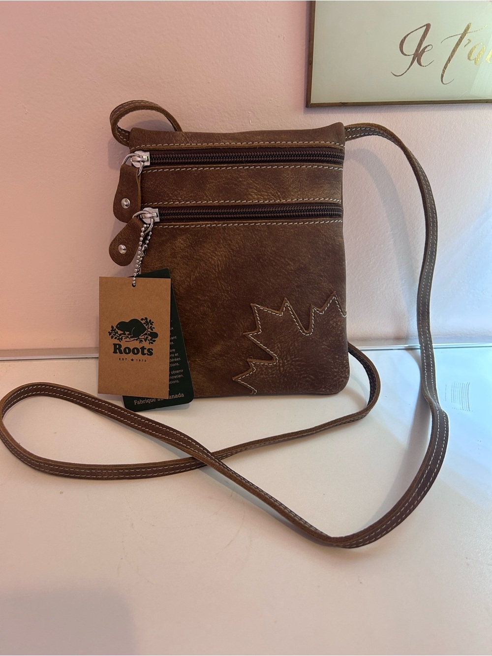 NWT Roots Canada Maple Leaf Urban Pouch Tribe Leather Crossbody 🇨🇦 🦫